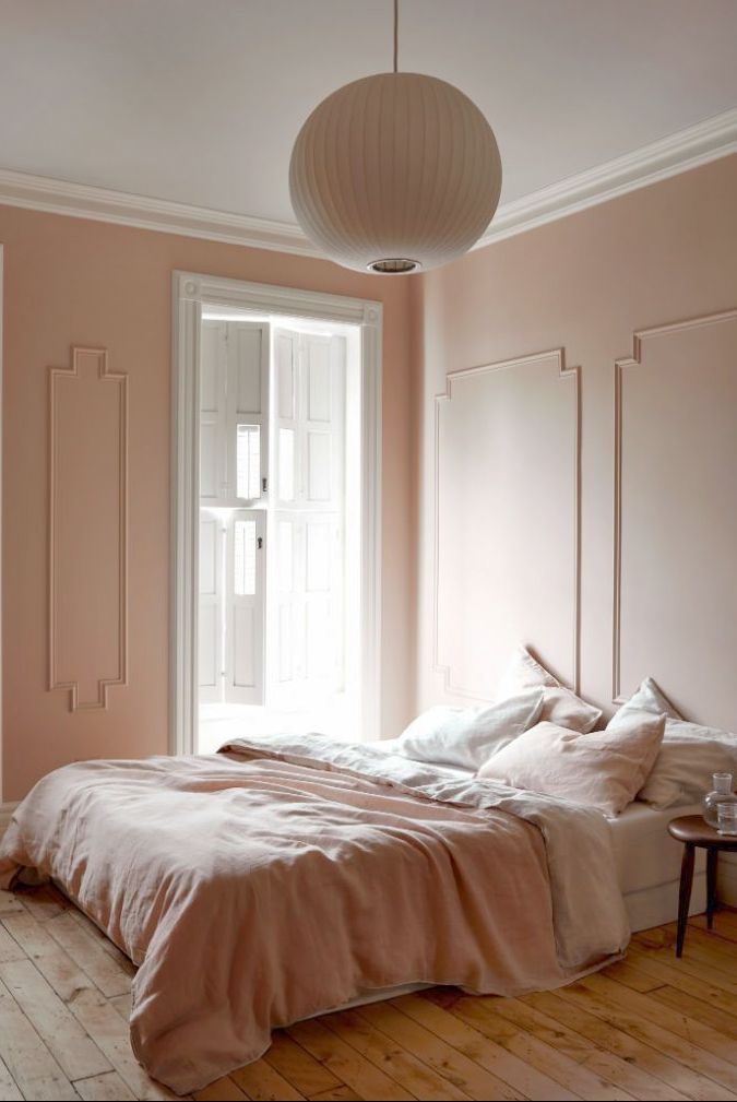 房間臥室床頭牆設計裝潢粉紅色線板