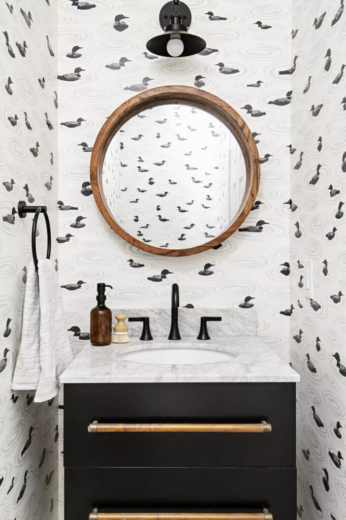 浴室設計衛浴裝潢木框鏡子