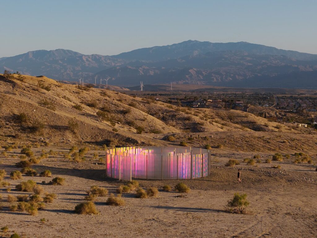 kimsooja-glass-installation-coachella-desert-x-裝置藝術