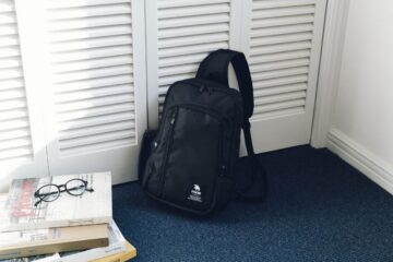 瑞典駝鹿包包品牌 moz ONE SHOULDER BAG。